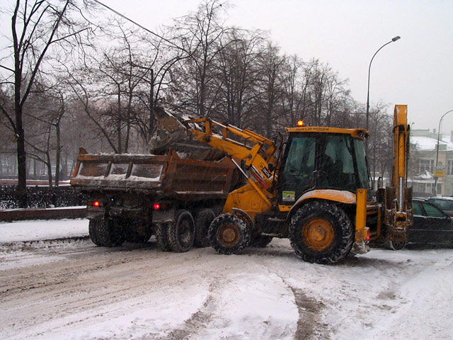 С начала снегопада в Москве (около 4 утра) местами выпало от пяти до семи сантиметров снега