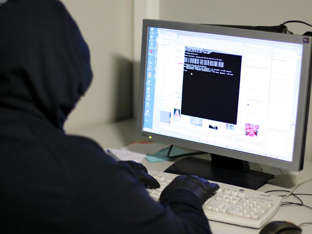 Израильские хакеры в ответ на взлом сайта биржи Тель-Авива атаковали аналогичные ресурсы Саудовской Аравии и ОАЭ