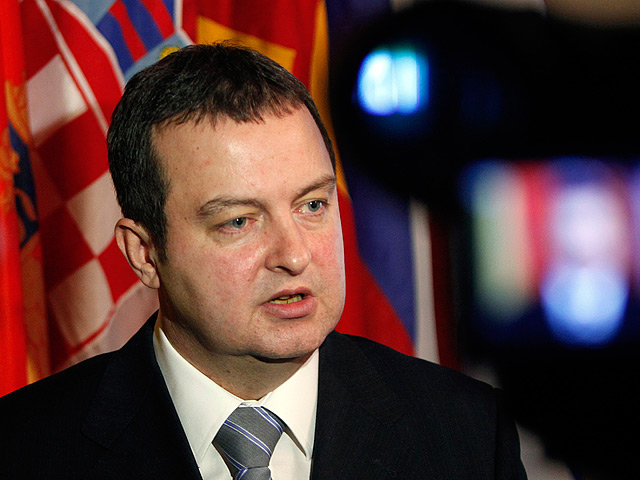 Сербская полиция действительно получила информацию о подготовке покушения на высших должностных лиц страны, заявил вице-премьер правительства Сербии и глава МВД Ивица Дачич