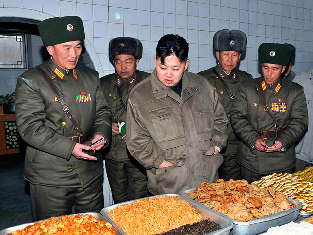 Британские СМИ: Ким Чен Ын копирует отца даже во внешнем виде