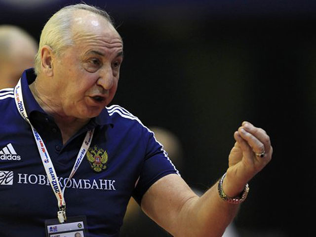 После провала сборной России на ЧЕ-2012 Владимир Максимов уйдет в отставку 