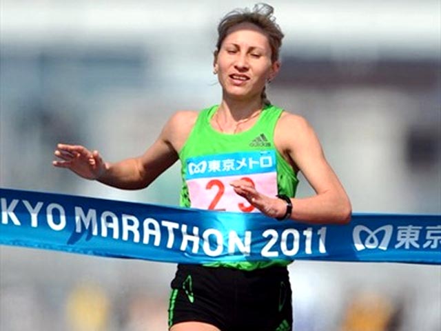 Победительница токийского марафона 2011 года россиянка Татьяна Арясова лишена титула и получила два года дисквалификации за применение допинга