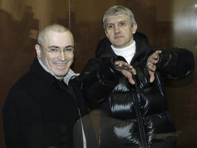 Экс-глава ЮКОСа Михаил Ходорковский и бывший руководитель МФО "Менатеп" Платон Лебедев не собираются признавать своей вины в хищении нефти и отмывании денег