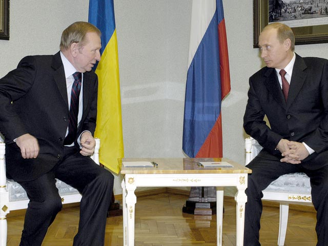Леонид Кучма и Владимир Путин, Москва, 4 декабря 2004 года