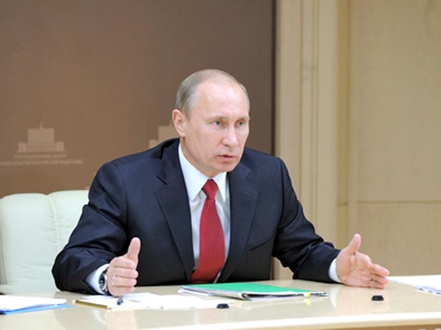 Экономист и руководитель Клуб региональной журналистики Ирина Ясина утверждает, что в своем "экономическом манифесте" премьер Владимир Путин повторяет "старые тезисы" президента Медведева