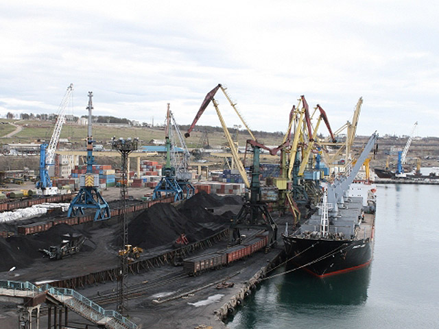 Федеральная антимонопольная служба разрешила холдингу Владимира Лисина Universal Cargo Logistics купить морской порт Ванино