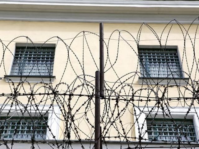 Россияне объявили голодовку в СИЗО в Минске, утверждает правозащитник