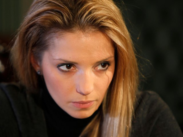 Дочь бывшего премьер-министра Украины Юлии Тимошенко попыталась убедить американских сенаторов в том, что в тюрьме над ее матерью издеваются. Евгения Тимошенко выступила на слушаниях в сенатском комитете по иностранным делам