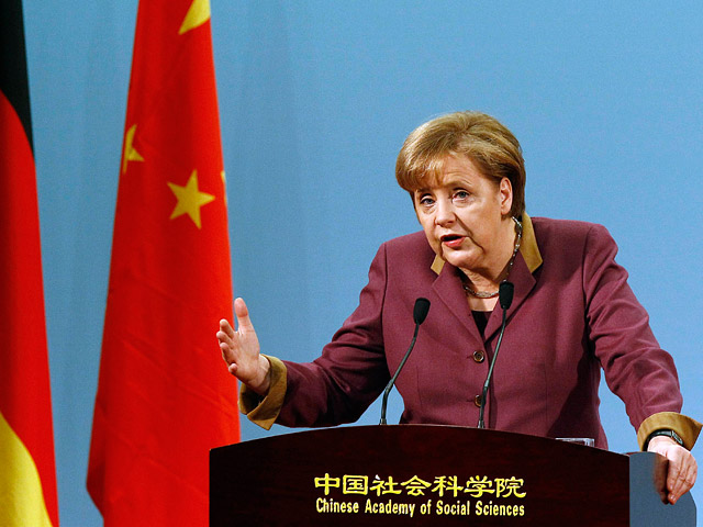 Федеральный канцлер Ангела Меркель в ходе четырехдневного визита в КНР предпримет новую попытку привлечь китайское руководство к спасению евро