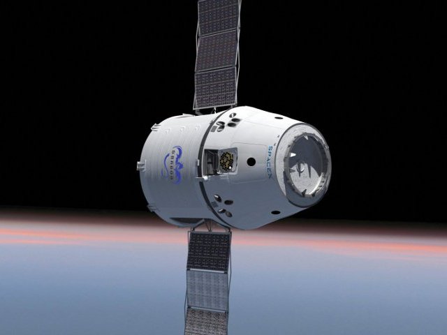 Корабль-капсула Dragon американской компании SpaceX отправится в первый испытательный полет к Международной космической станции не раньше 20 марта