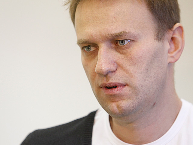 Радиостанция "Голос Америки" принесла извинения за публикацию интервью с известным блоггером, одним из лидеров оппозиции Алексеем Навальным, так как материал оказался фальшивкой
