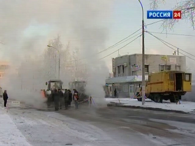 Авария на теплотрассе в городе Колпино не привела к полному отключения от тепла жилых домов, сообщили в Главном управлении МЧС по Санкт-Петербургу