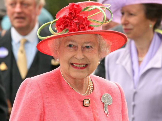 Великобритания отмечает сегодня бриллиантовый юбилей: 60-летие восшествия на престол королевы Елизаветы II