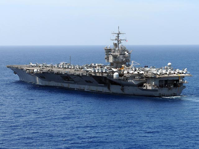 Авианосная ударная группа ВМС США во главе с атомным авианосцем Enterprise, который должен прибыть в район Персидского залива в марте, проводит учения у восточного побережья штата Флорида, отрабатывая сценарий возможного военного конфликта с Ираном