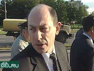 Глава МВД России Владимир Рушайло сообщил журналистам, что в Рязани "пять человек задержаны и проверяются на причастность" к взрыву