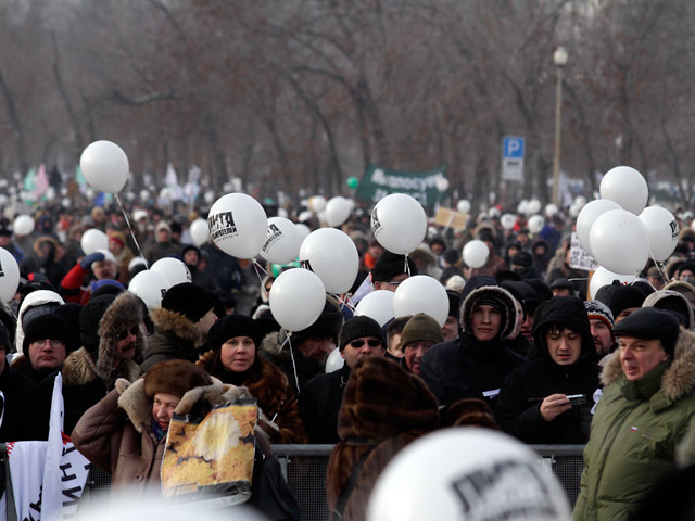 Митинг "За честные выборы", участники прошли по улице Большая Якиманка до Болотной площади, 4 февраля 2012 года