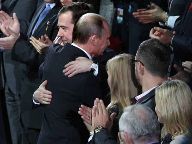 Дмитрий Медведев и Владимир Путин, ноябрь 2011 года