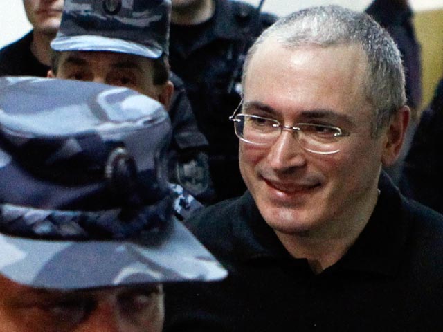 Михаил Ходорковский назвал предстоящие в марте президентские выборы "борьбой символов", а не реальными выборами народом гаранта Конституции. Обо всем этом говорится в переписке Ходорковского с главным редактором "Новой газеты"