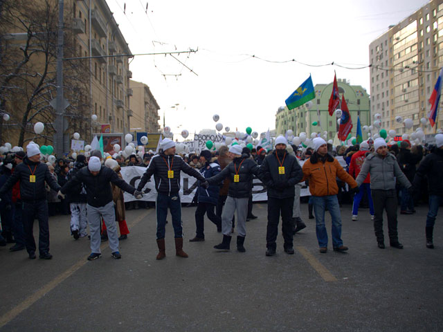Заявителям оппозиционной акции "За честные выборы" в Москве, прошедшей 4 февраля, предъявлены обвинения по части 1 статьи 20.2 (нарушение порядка проведения митинга) КоАП за то, что шествие началось раньше запланированного