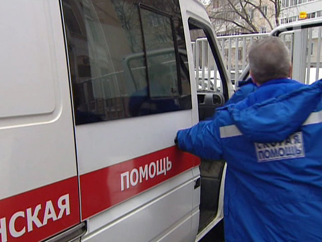 Мужчина в подмосковном городе Мытищи набросился с кулаками на двух врачей скорой помощи после того, как они оказали ему помощь