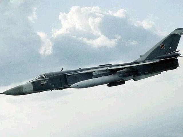 Фронтовой бомбардировщик Су-24 потерпел аварию в Курганской области в понедельник. Пилоты остались живы, на земле жертв и разрушений нет, поспешили объявил в Минобороны РФ