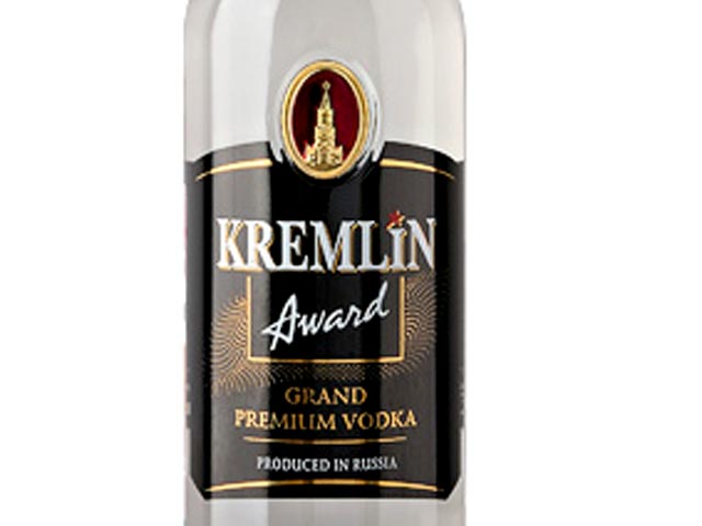 В меню протокольных мероприятий в Кремле с участием первых лиц государства вскоре появится новая водка - Kremlin Award ("Награда Кремля")