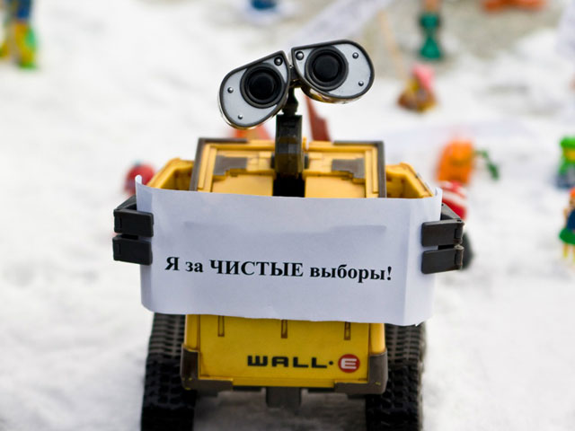 Организаторы двух январских игрушечных "наномитингов" протеста в Барнауле, которые городская прокуратура затем признала несанкционированными публичными мероприятиями, подали во вторник в горадминистрацию заявки на проведение нового пикета