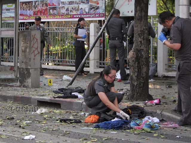 В Бангкоке во вторник прогремело несколько взрывов, сообщает NEWSru Israel со ссылкой на телевидение Таиланда. Несколько человек пострадали