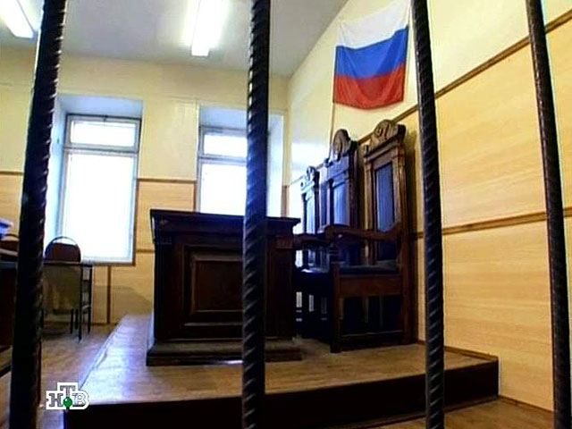 В ЯНАО осужден на 9 лет колонии начальник ФМС, вымогавший "откаты" у подчиненных на миллионы рублей
