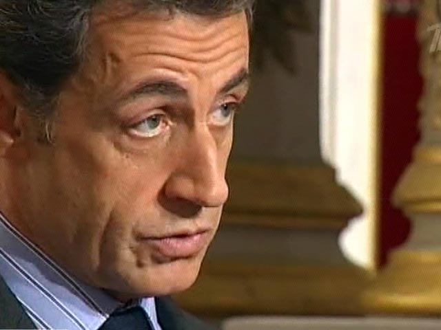 Действующий президент Франции Николя Саркози официально объявил в среду вечером, что будет баллотироваться на второй срок на выбора