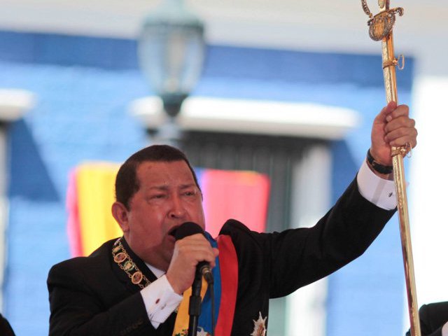 Президент Венесуэлы Уго Чавес готов по просьбе американского актера Шона Пенна спеть на благотворительном концерте в США