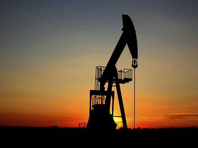 Стоимость фьючерсов на нефть марки Brent превысила 120 долларов за баррель, цена марки WTI достигает 103 долларов