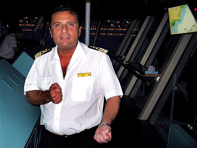 Следы кокаина были найдены в волосах капитана лайнера Costa Concordia Франческо Скеттино, которого СМИ считают главным виновником катастрофы