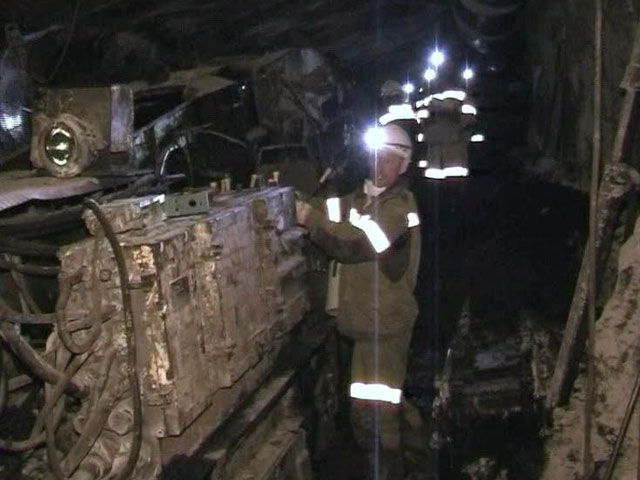 В Алтайском крае успешно завершилась операция по спасению из-под земли трех заблокированных шахтеров на руднике "Потеряевский"