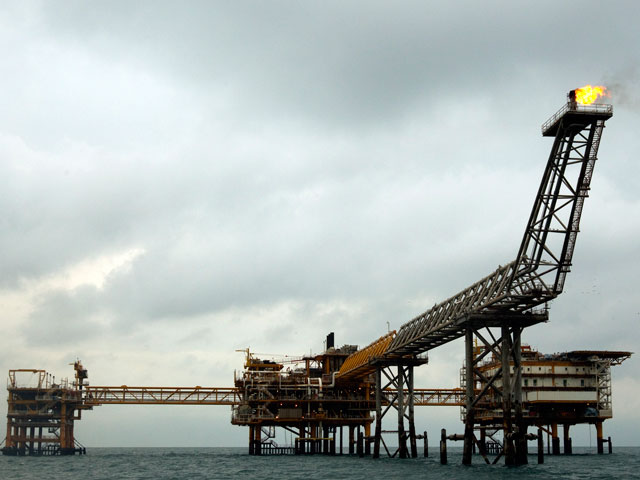 Иран прекратил поставки нефти Британии и Франции
