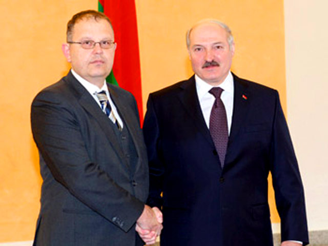 Белоруссия может жестко ответить на ужесточение санкций со стороны западного мира. Такими заявлениями президент Лукашенко поприветствовал послов зарубежных государств, в том числе европейских, после вручения ими верительных грамот