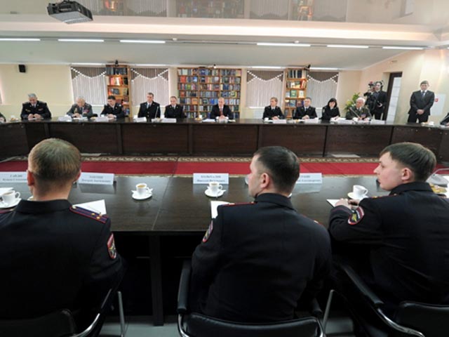 Владимир Путин встретился в Барнауле с сотрудниками органов внутренних дел Алтайского края