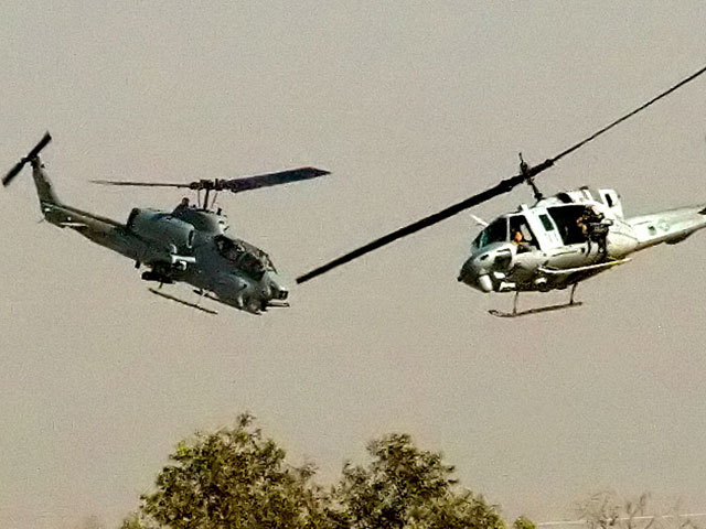 Вертолеты Cobra и Huey