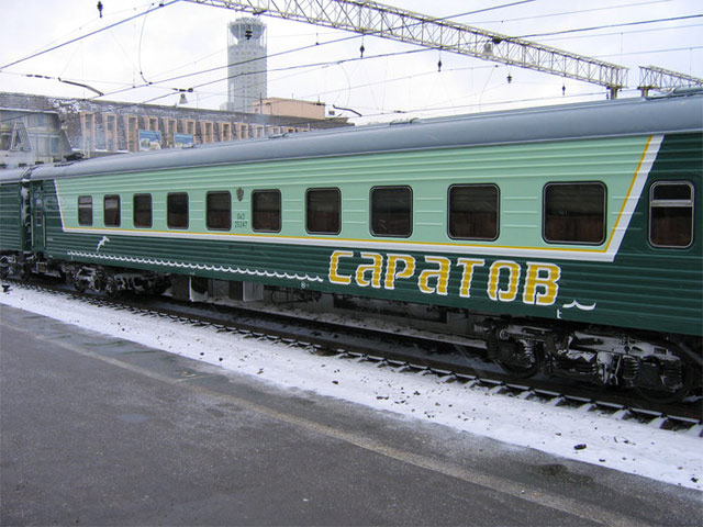 Саратовский суд оценил соседа, упавшего на пассажирку поезда вместе с полкой, в 80 тысяч рублей