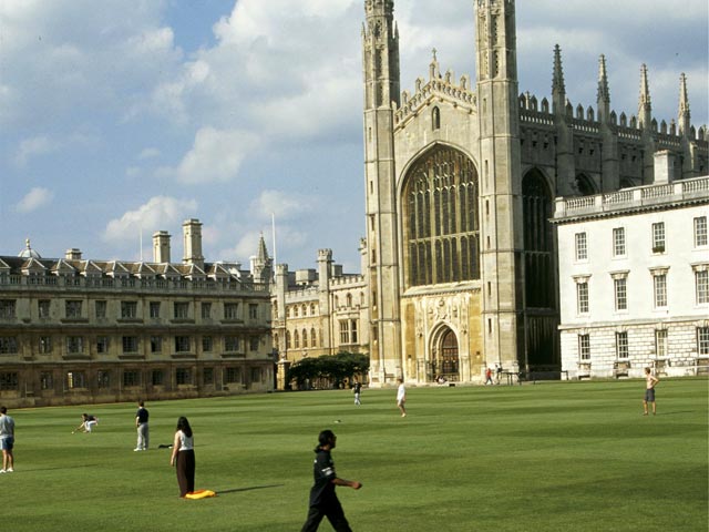 Студенты Кембриджского университета распространяют петицию против запланированного на 9 марта выступления в ВУЗе бывшего главы Международного валютного фонда Доминика Стросс-Кана