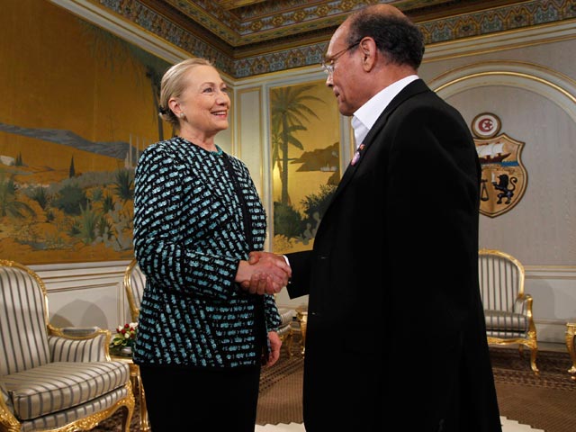 Президент Туниса Монсеф аль- Марзуки и госсекретарь США Хиллари Клинтон, 25 февраля 2012 года