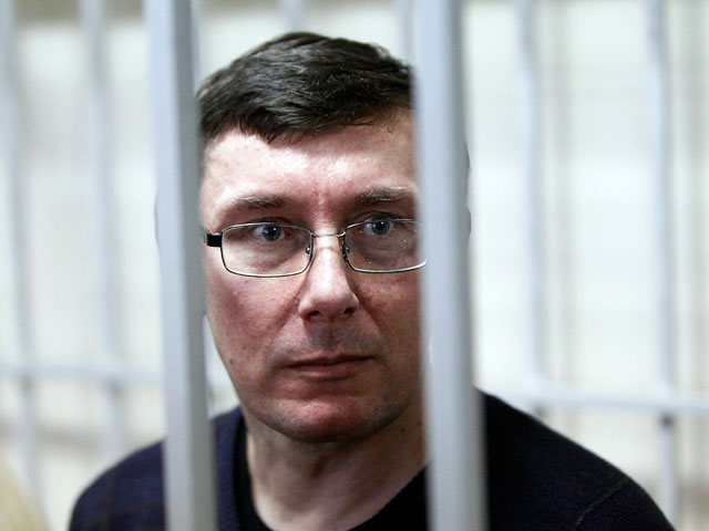 Экс-главу МВД Украины признали виновным. Он уже знает, на сколько его посадят