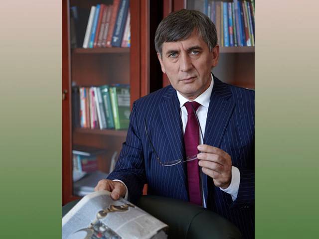 Адвокат Хасавов собирается учредить шариатские суды в Москве и других городах