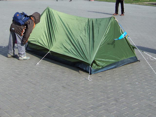 Гонимые на Болотную оппозиционеры начинают "эскалацию": готовят у стен Кремля "палаточный майдан"