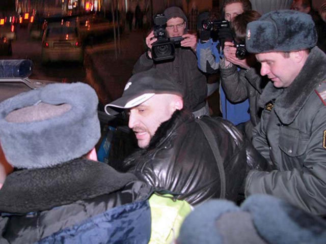 Шестеро задержанных за несанкционированную акцию в среду вечером на Пушкинской площади в Москве активистов проекта "РосАгит", идеологом которого является Алексей Навальный, освобождены