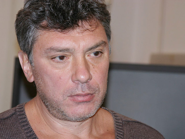 Сопредседатель незарегистрированной Партии народной свободы ("Парнас") Борис Немцов за два дня до президентских выборов неожиданно стал испытывать проблемы с техникой