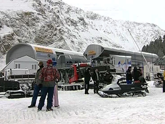 На Эльбрусе продолжаются поисково-спасательные работы, разыскиваются два пропавших вечером 2 марта украинских альпиниста