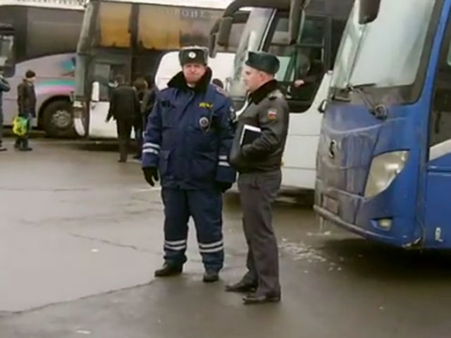"Нашисты" объяснили, зачем нужны десятки автобусов в Москве