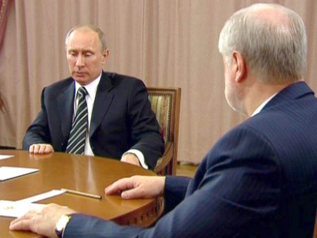 Премьер России Владимир Путин, которого ЦИК объявил победителем президентских выборов, в понедельник встретился с остальными кандидатами