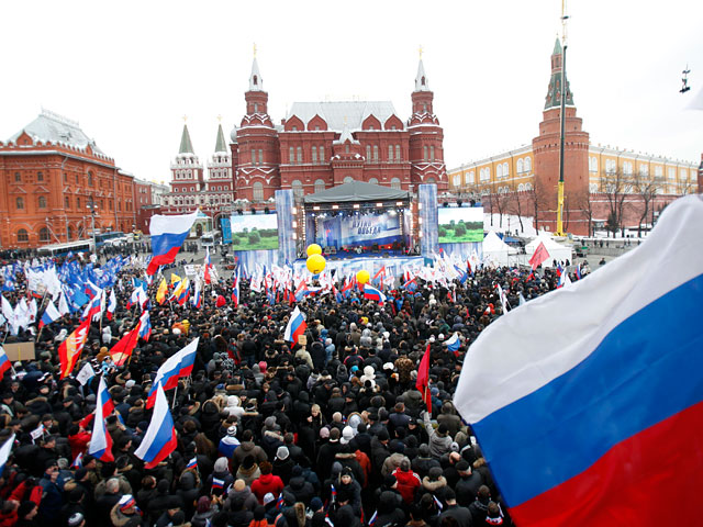 Акция в поддержку премьер-министра РФ Владимира Путина, который одержал победу на президентских выборах, завершилась на Манежной площади